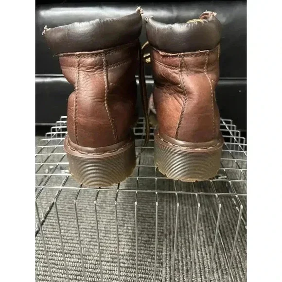 Dr. Martens Brown Leather Combat Boots made in England Size 6 woman’s 4 men’s - Picture 7 of 13